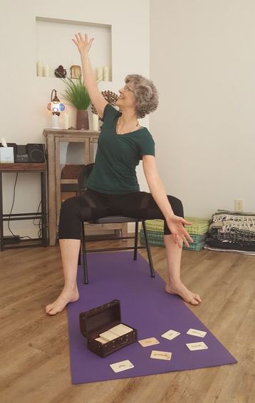 Anne Ondrey teaching chair yoga